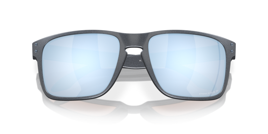 207_OAKLEYPIC3.png