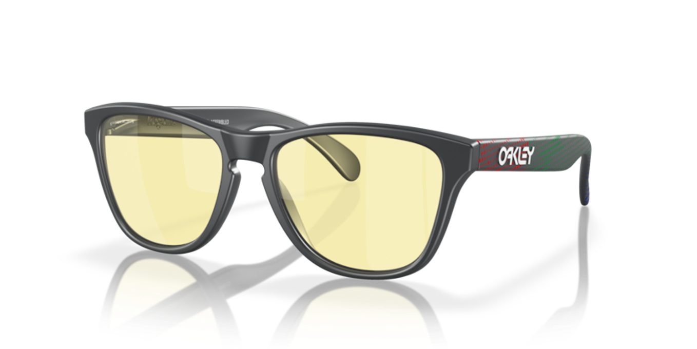246_OAKLEYPIC1.png
