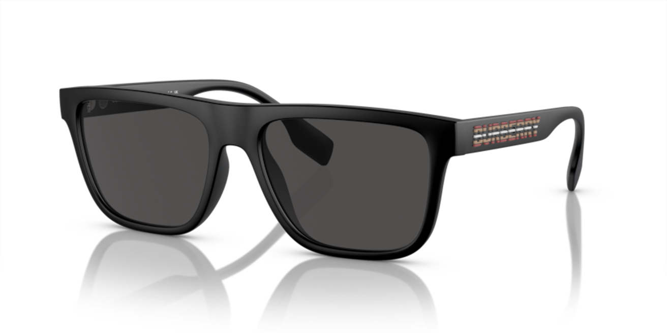 25_BURBERRYPIC1.png