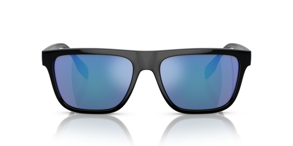 26_BURBERRYPIC2.png